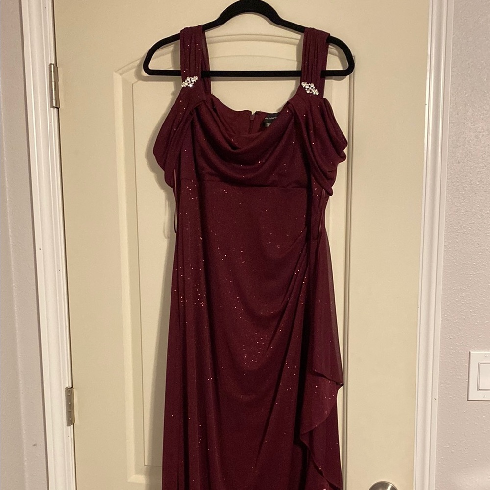 R&M RICHARDS. Women’s dress.
